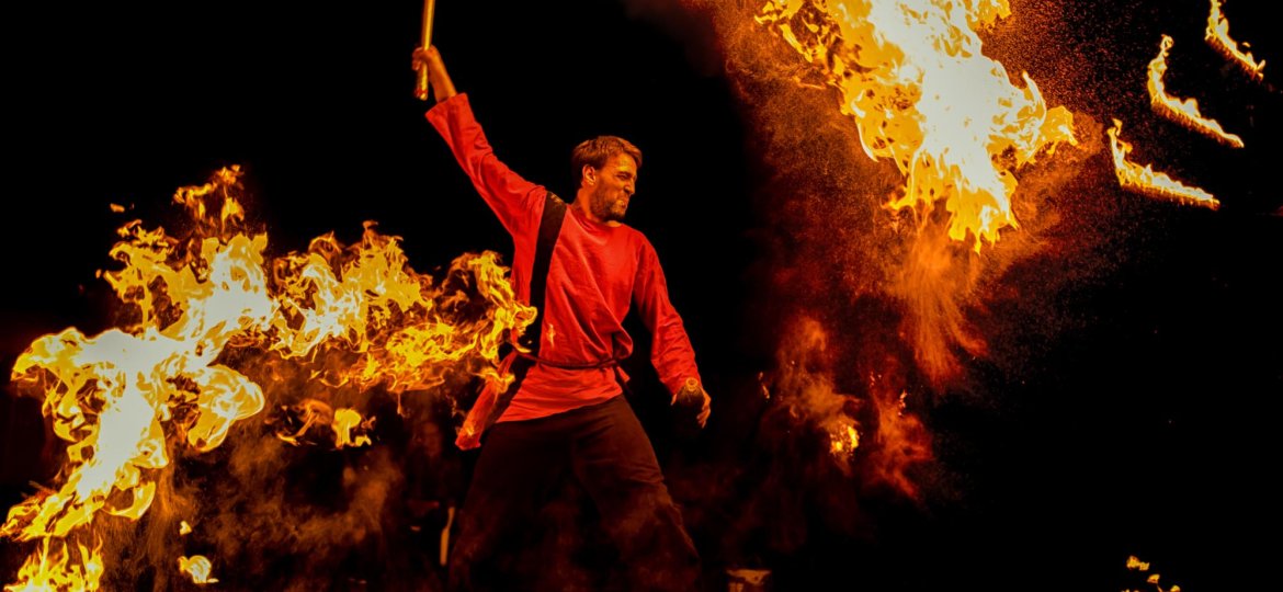 Feuershow im Freizeitpark Schloss Beck